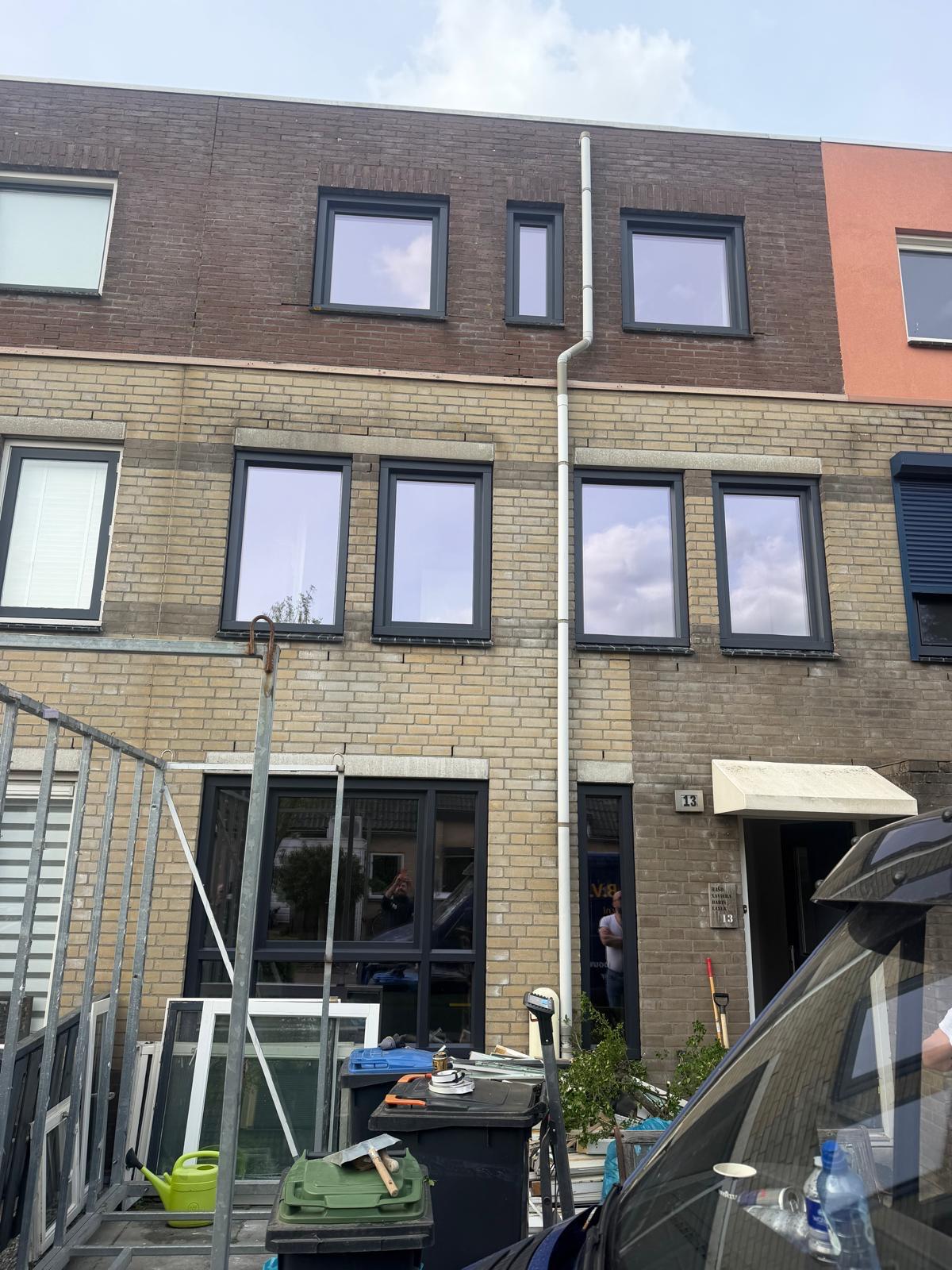 Complete gevelrenovatie met kunststof kozijnen