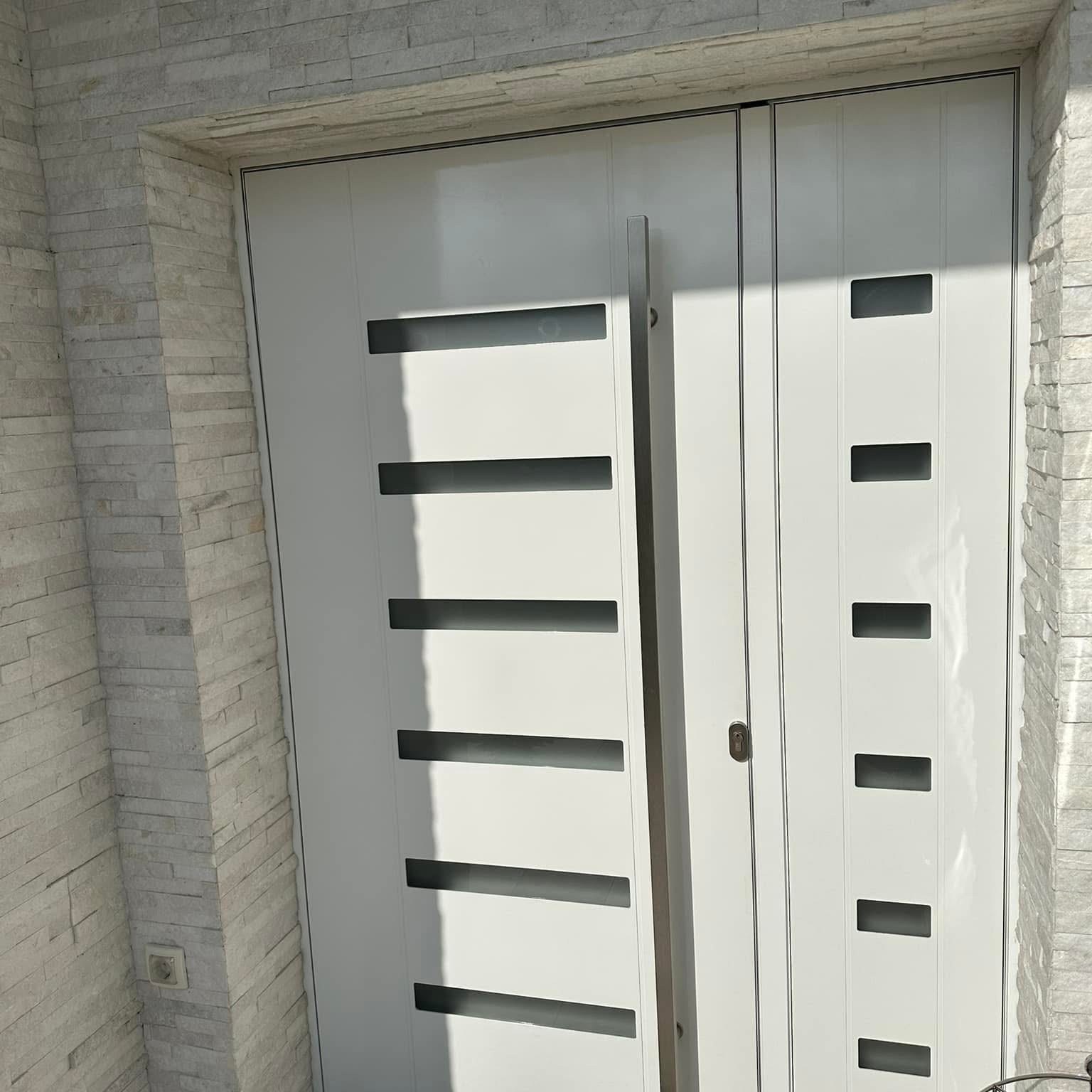 Designvoordeur met zijlicht in wit