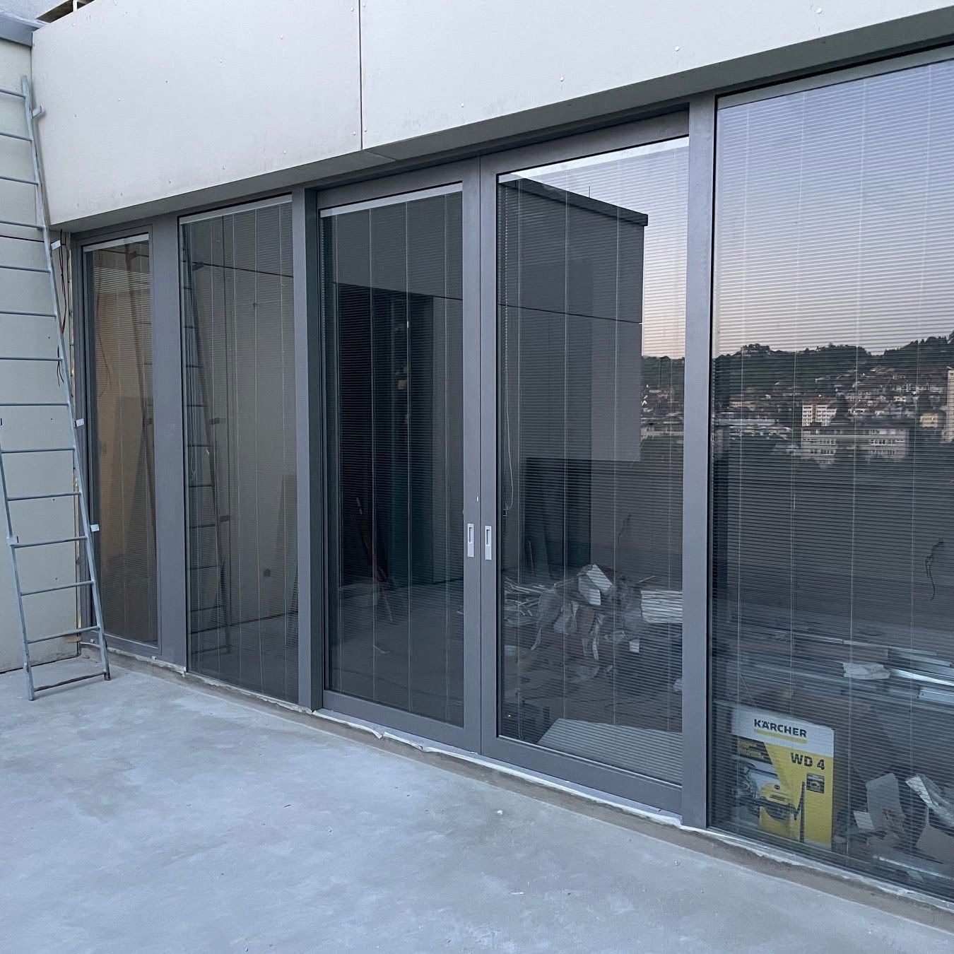 Strakke aluminium hoekpui